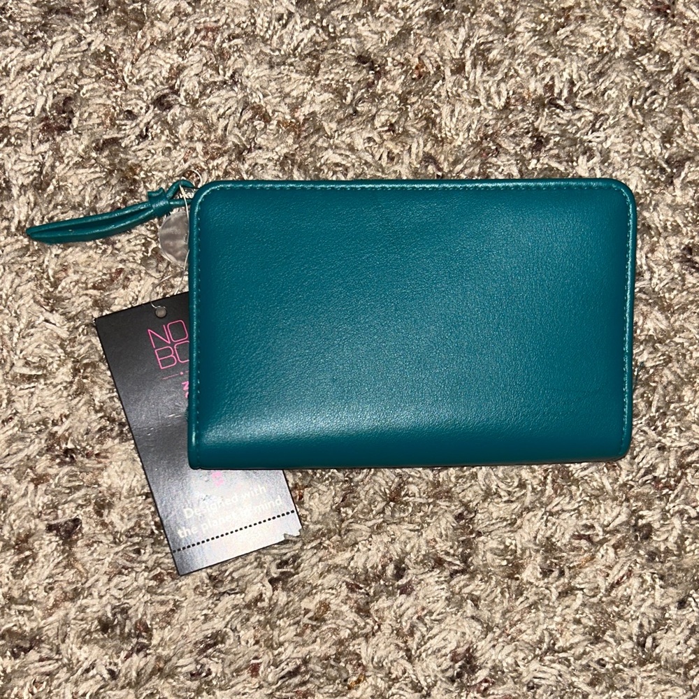 NWT Women’s Teal Wallet
